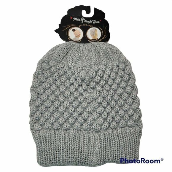 D&Y Beanie Hat Messy Bun Ponytail Beanie Cap Soft Stretch Knit Gray Repreve NWT - Picture 2 of 11